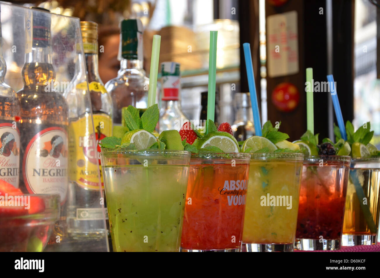 Des boissons dans un marché à Madrid en Espagne Banque D'Images
