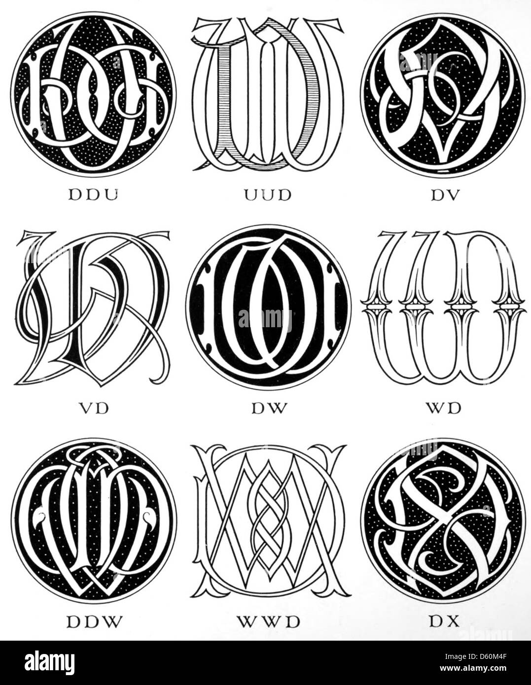 Cette collection de 1906 présente divers monogrammes, chiffres et crêtes, mettant en valeur la typographie du début du XXe siècle. Les images mettent en évidence les tendances stylistiques dans la conception de lettres, souvent utilisées pour la marque personnelle, la papeterie et les dessins d'écusson. Banque D'Images