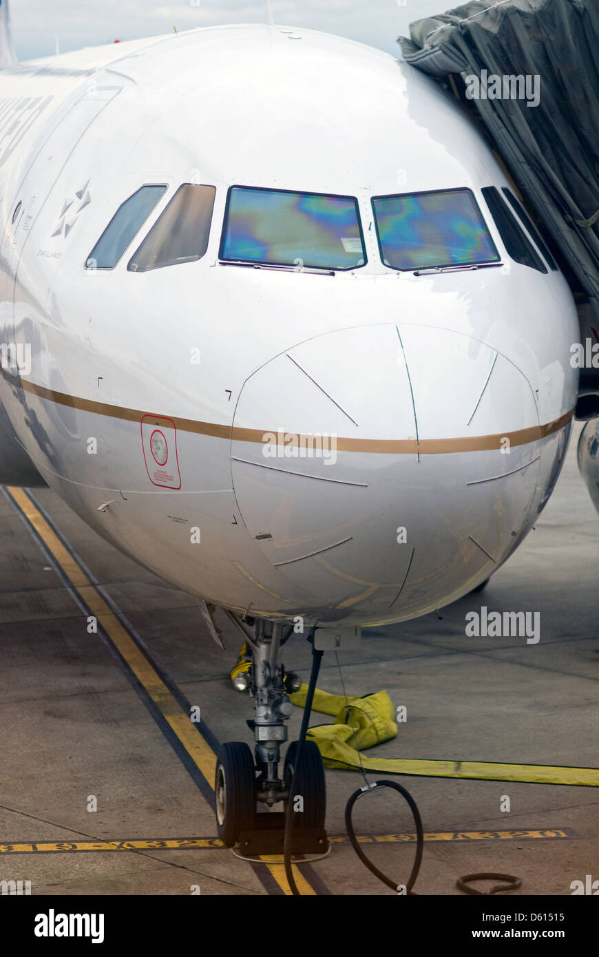 Un United Airlines Airbus A320 se trouve à un point d'accès à George Bush (IAH) Aéroport International de Houston, Texas, avant le départ. Banque D'Images