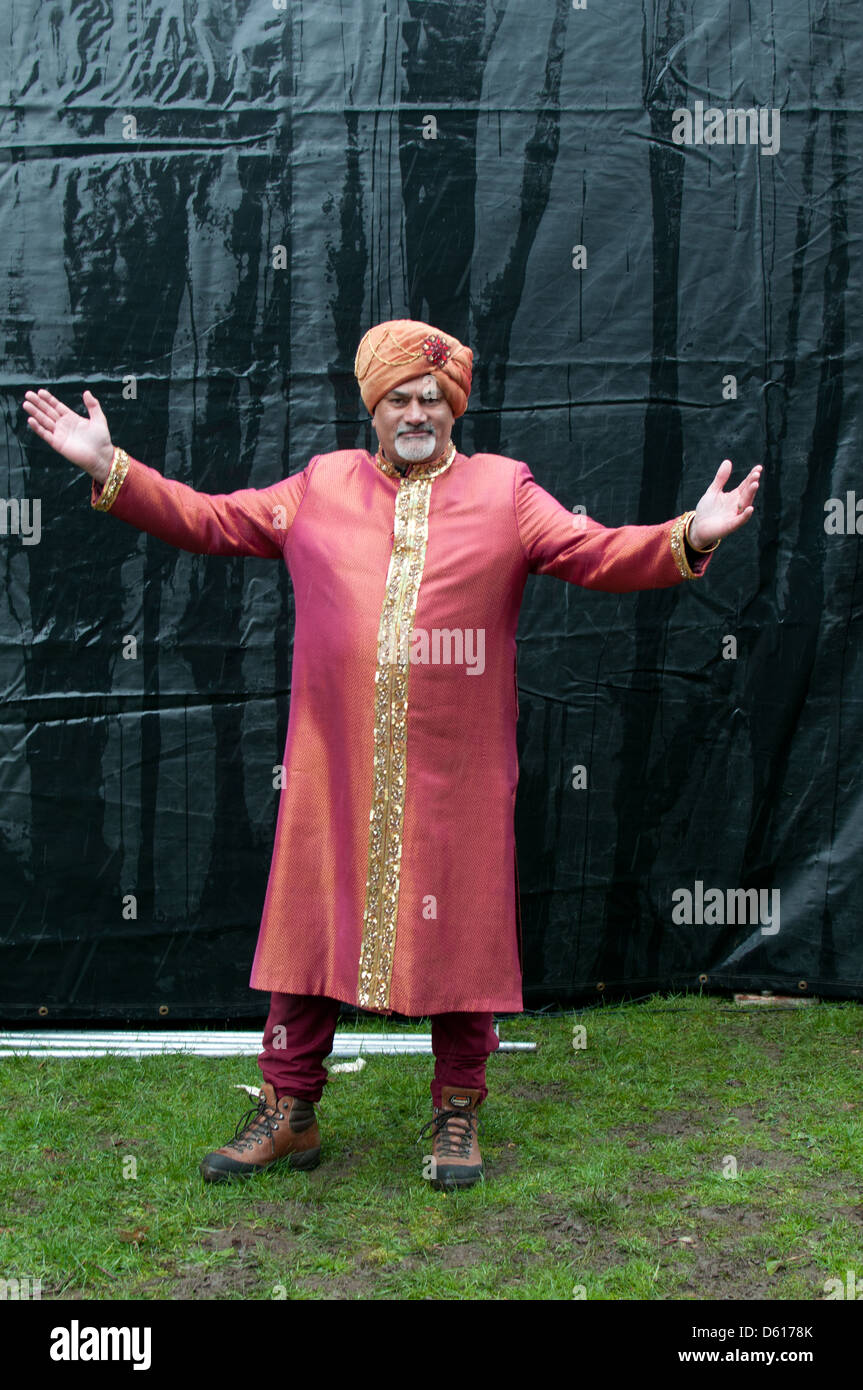 Compere à Twickenham Middlesex UK Festival Holi Banque D'Images