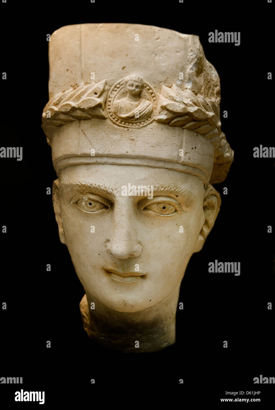 L'homme portant la tête cylindrique 2 100 prêtres Coiffeure Palmyre Syrie République Museum Banque D'Images