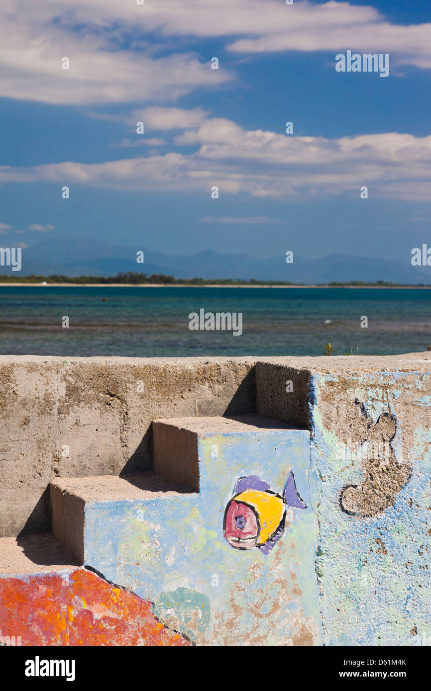 France, Corse, Côte des Nacres, Solenzara, côte de coquillage, marina wall mural Banque D'Images