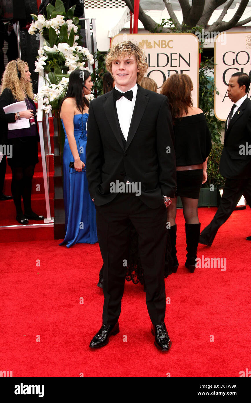 Evan Peters Le 69e (Golden Globes 2012) tenue à l'hôtel Beverly Hilton - Arrivées Los Angeles, Banque D'Images