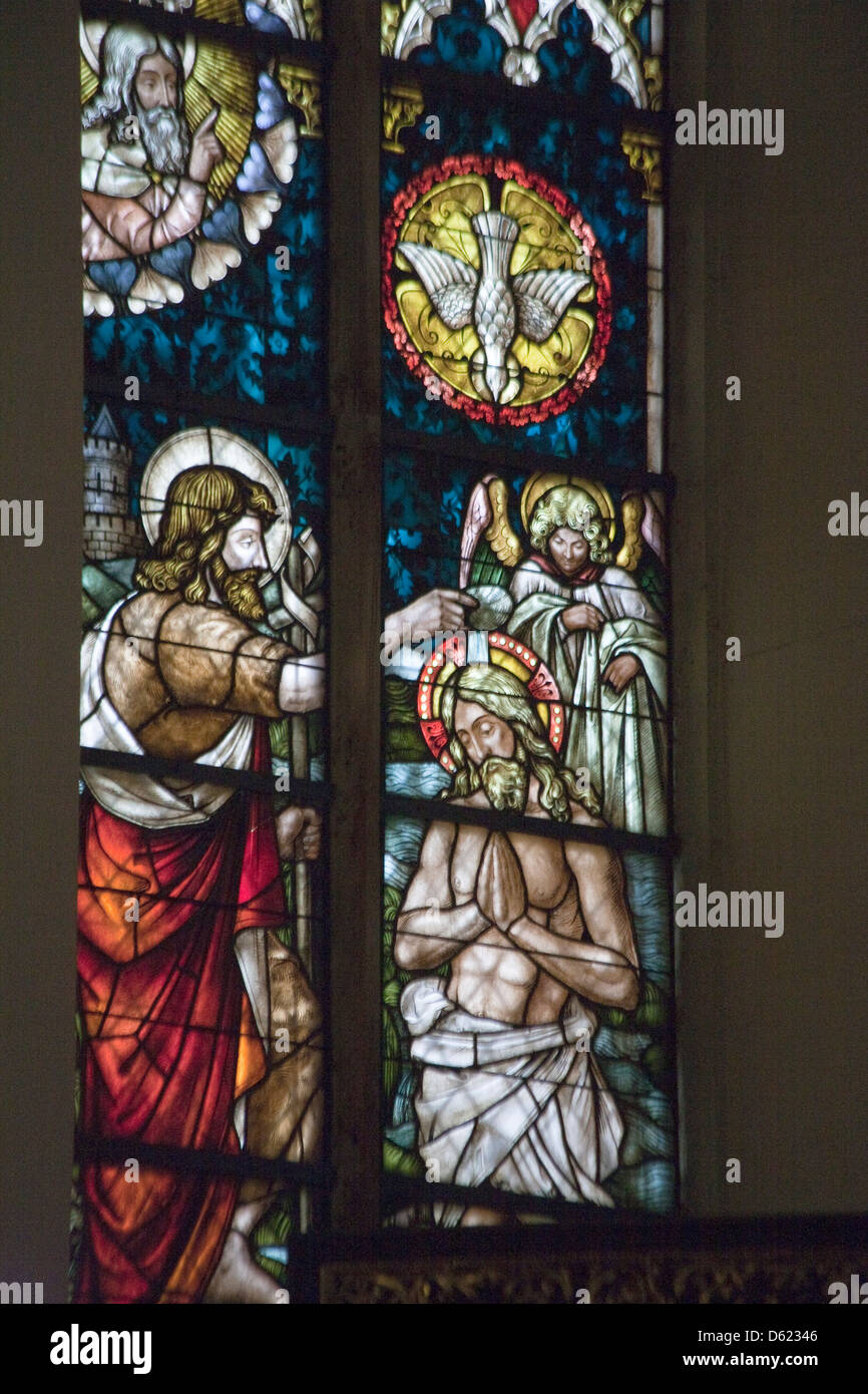 La fenêtre 'Baptême de Jésus, ' église Saint-Thomas, Leipzig, Allemagne. Banque D'Images