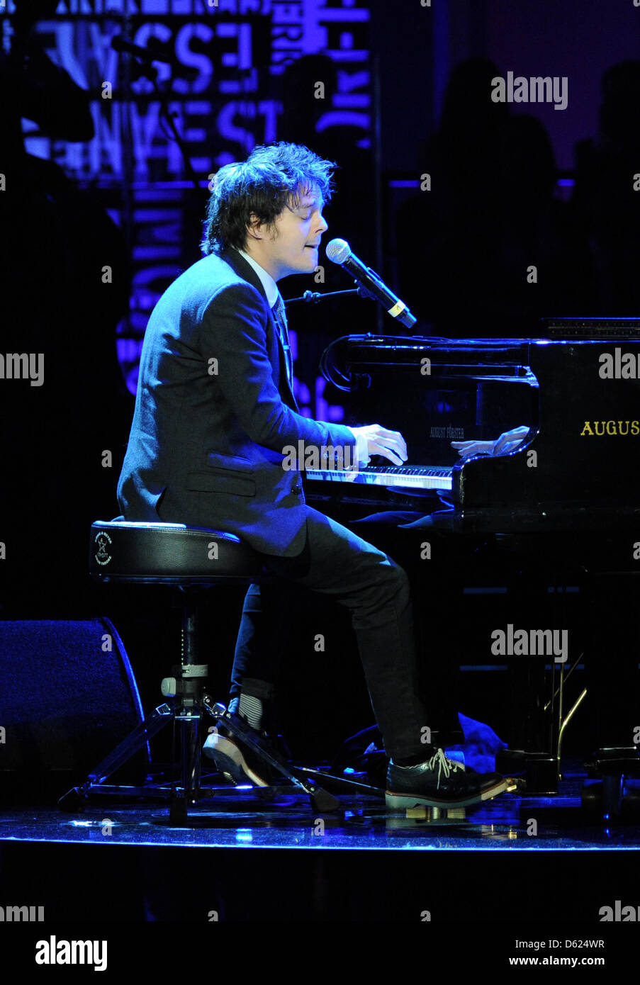 Jamie Cullum en prestation au Henri-Nannen-Award au Deutsches Schauspielhaus de Hambourg, Allemagne, 11 mai 2012. Le prix pour les journalistes est lancé par l'éditeur Gruner  + Jahr et comprend 35 000 euros prix en argent. Photo : Angelika Warmuth Banque D'Images