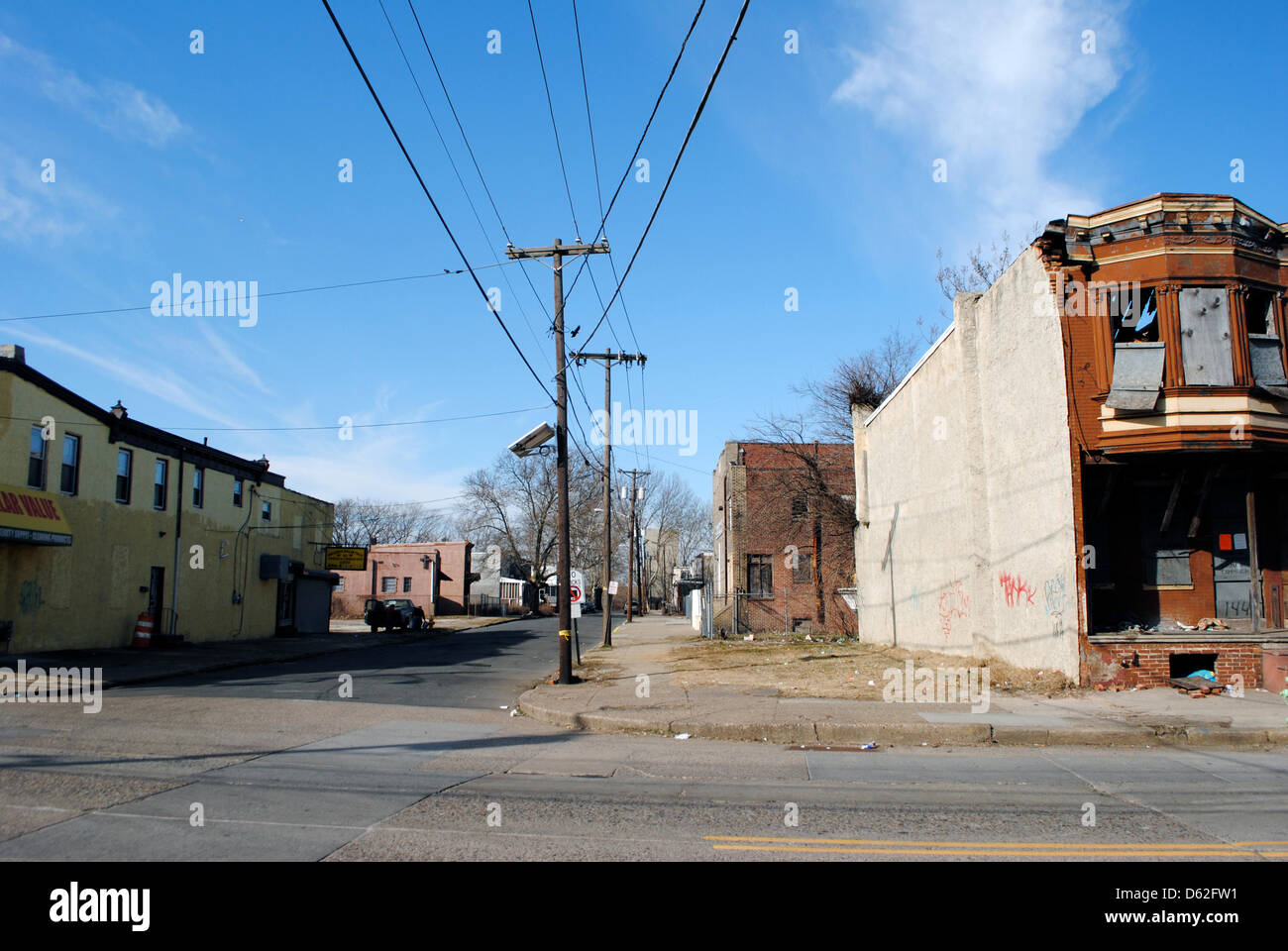 Villes Les Plus Dangereuses Des Usa Les rues et les maisons sont vides à Camden, USA, 12 mars 2012. Camden est  l'une des villes les plus dangereuses aux États-Unis, affligé par  l'itinérance, le trafic de drogue et la