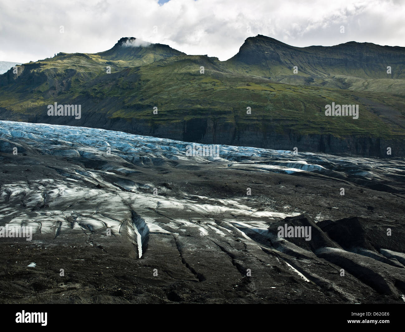 Svinafellsjokull Glacier sur la calotte glaciaire de Vatnajokull dans le parc national de Skaftafell, l'Islande Banque D'Images