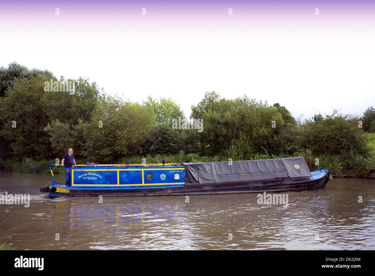 15-04 historique Python sur le canal près de Coventry Tamworth Staffordshire England UK bateau bateaux bateau étroit 15-04 Banque D'Images