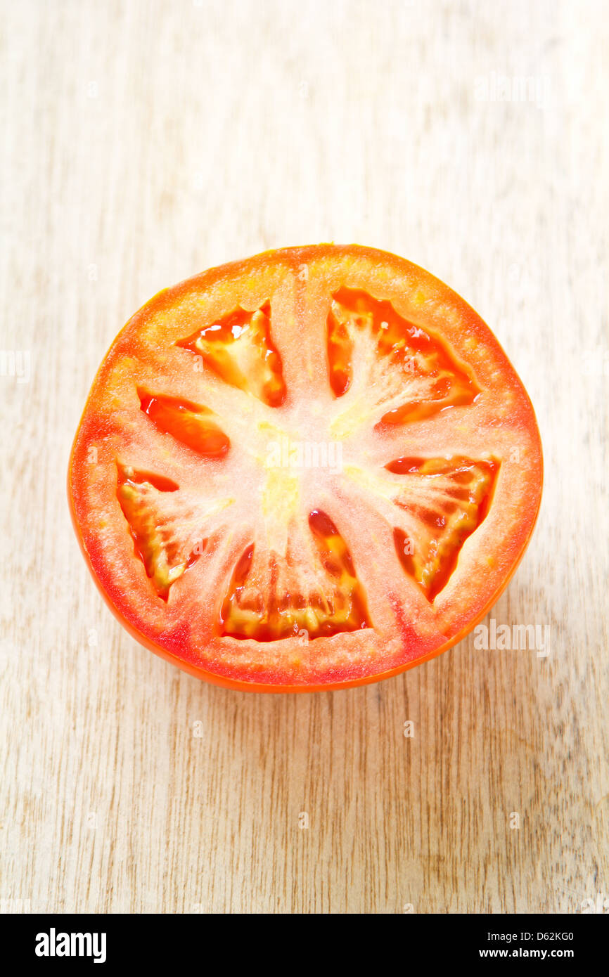 Tomates à moitié Banque D'Images