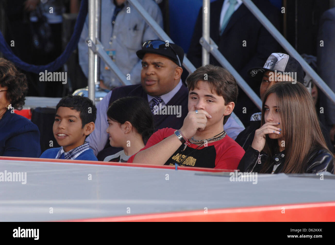 Prince Jackson, Paris Jackson, Blanket Jackson Michael Jackson's Famille et enfants immortalisé leur défunt père dans le ciment Banque D'Images