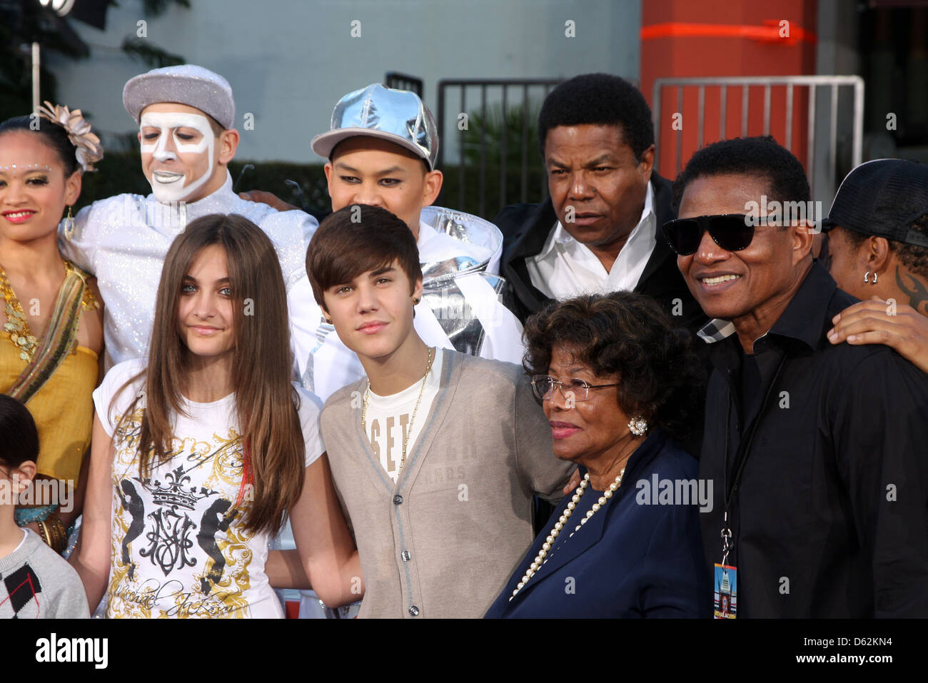 Paris Jackson, Justin Bieber Michael Jackson's Famille et enfants immortalisé leur défunt père dans le ciment à l'extérieur de la Banque D'Images