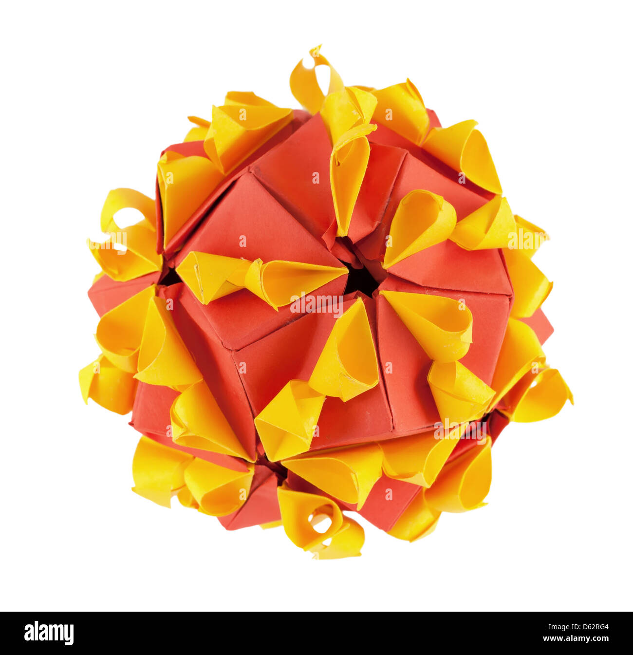 Origami kusudama jaune et rouge Banque D'Images