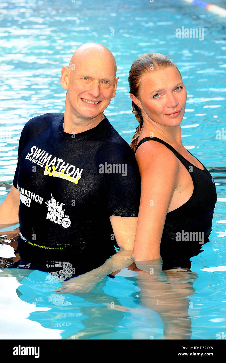 Jodie Kidd et Duncan Goodhew MBE lancer officiellement une Swimathon nager annuel de bienfaisance qui a lieu chaque année en avril à la Banque D'Images