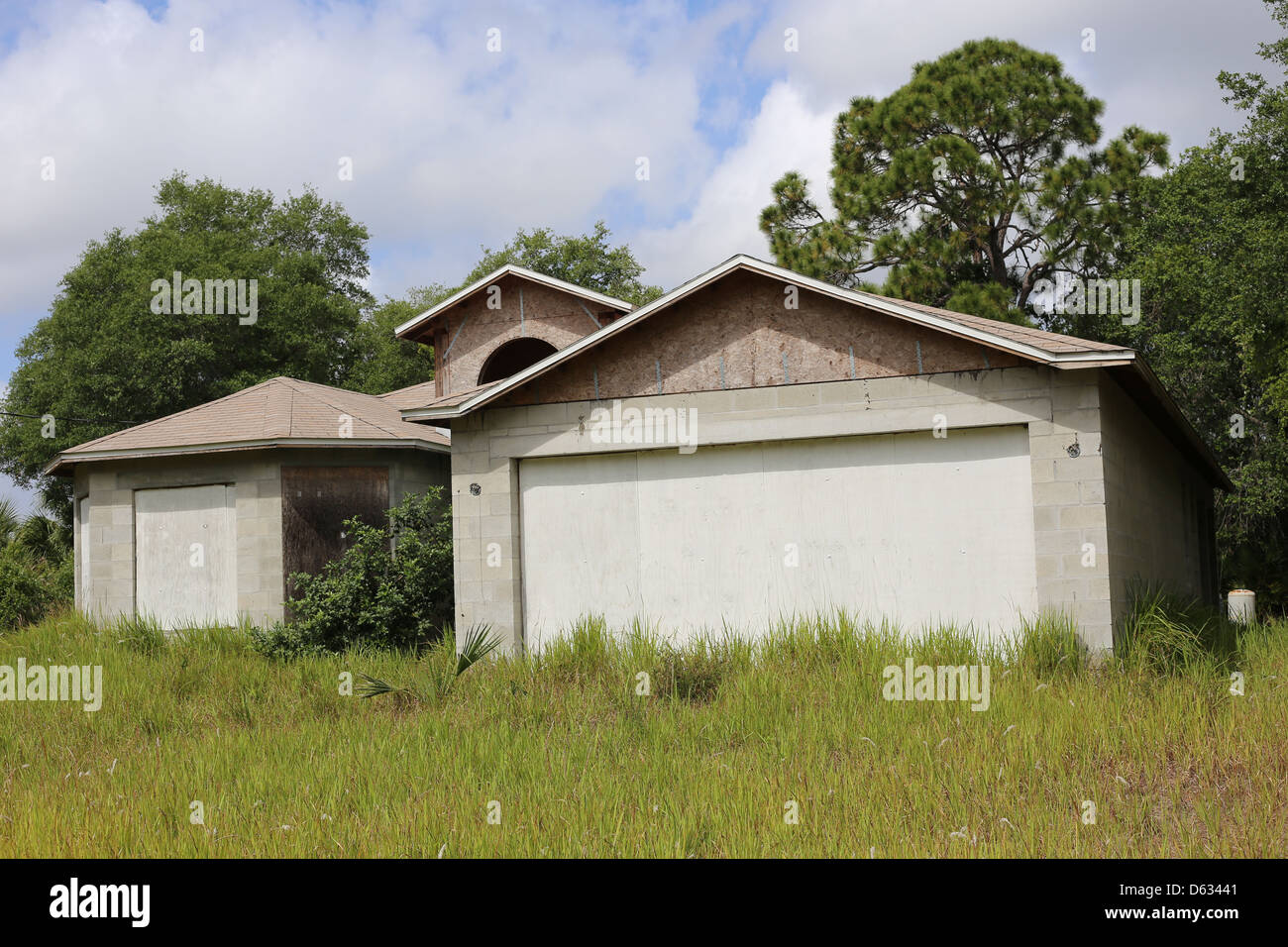 Un produit non fini ou non achevé home ou maison en Floride USA qui a été abandonnée au cours de la récession économique de 2009 Banque D'Images