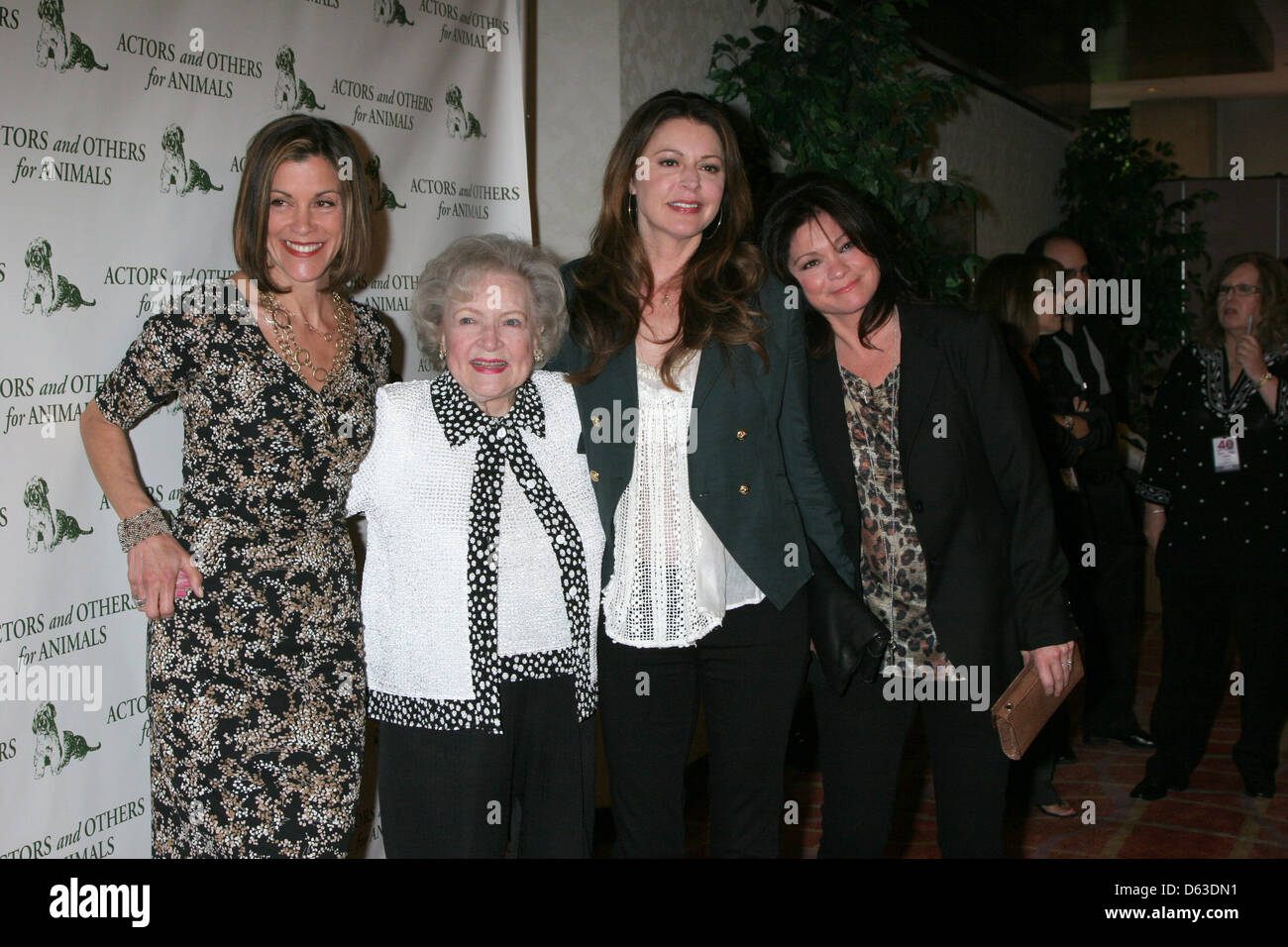 Wendie Malick, Betty White, Jane feuillage, Valerie Bertinelli 'acteurs et autres pour les animaux' 2011 Levée de fonds annuelle tenue à la Banque D'Images