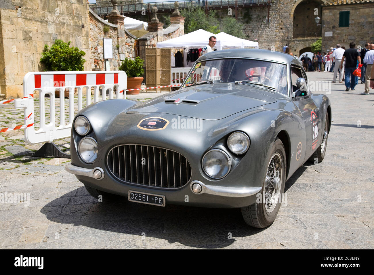 L'Europe, Italie, Toscane, Monteriggioni, 1000 miles, voitures anciennes, fiat Banque D'Images