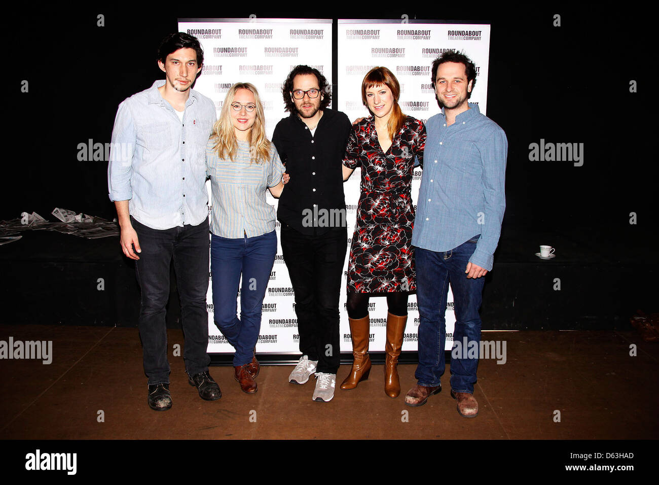 Adam Driver, Sarah Goldberg, Sam Gold, Charlotte Parry et Matthew Rhys Photocall pour le rond-point de la compagnie de théâtre "Look Banque D'Images