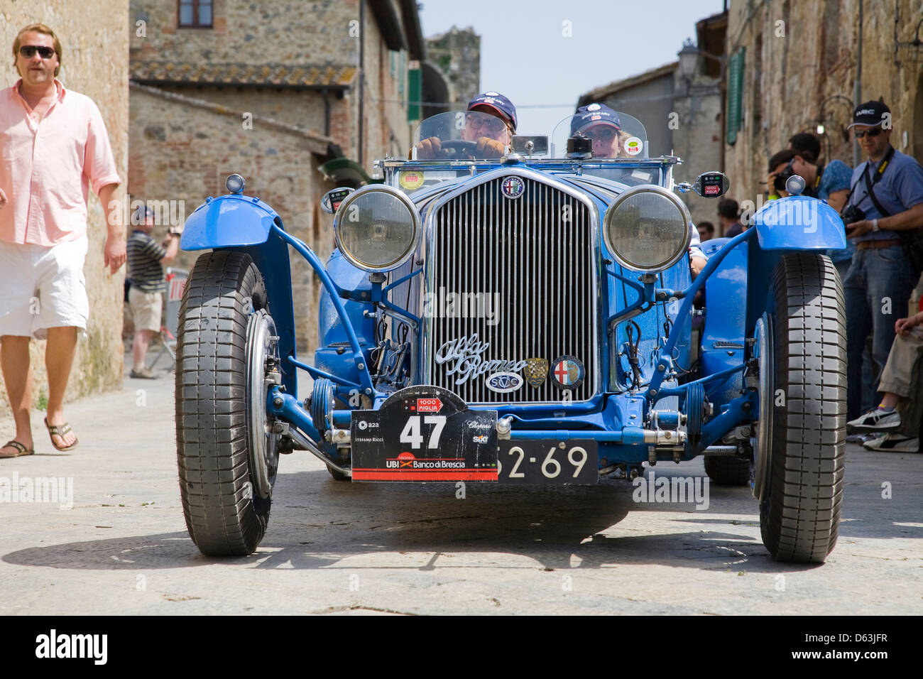 L'Europe, Italie, Toscane, Monteriggioni, 1000 miles, voitures anciennes, Alfa Romeo Banque D'Images