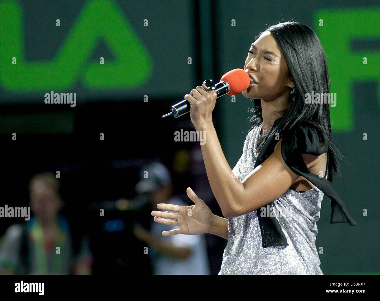 Brandy norwood sings star spangled banner Banque de photographies et d