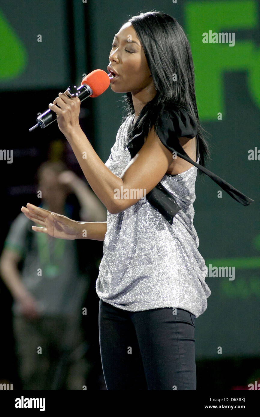 Brandy norwood sings star spangled banner Banque de photographies et d