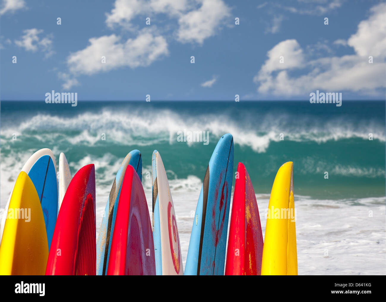 Planche de surf ou des planches sur l'océan Lumahai beach à Hawaii Banque D'Images
