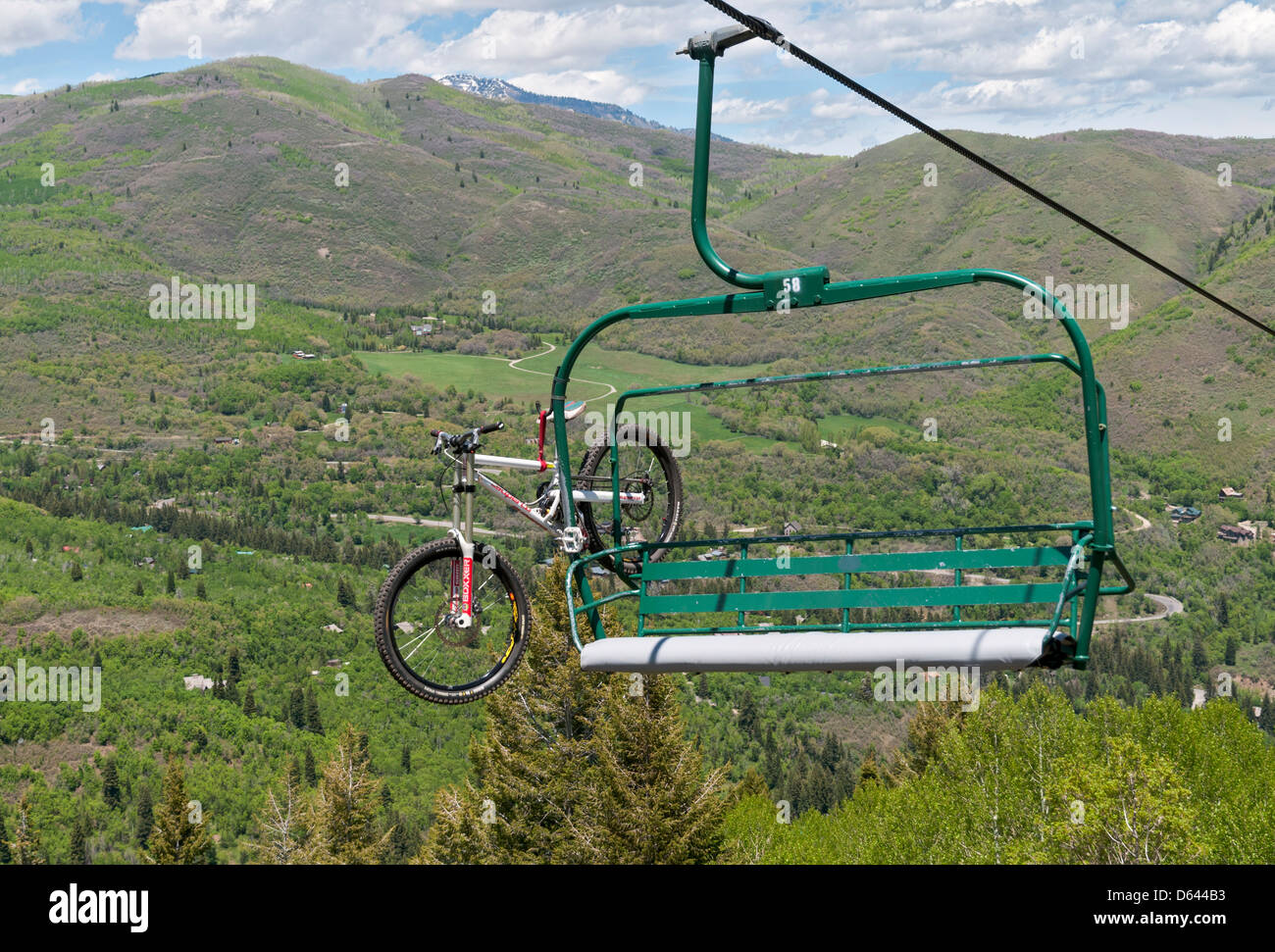 L'Utah, Sundance Resort, d'été, vtt chargé sur télésiège Banque D'Images