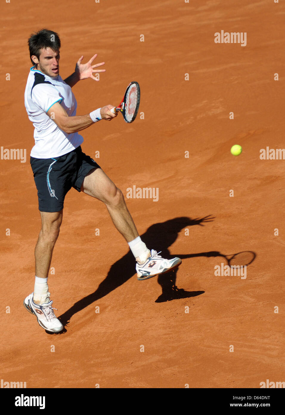 Leonardo Mayer l'Argentine joue contre la République tchèque, Stepanek au 6e jour de la Coupe du Monde par équipe de tennis à Rochusclub à Duesseldorf, Allemagne, le 25 mai 2012. Photo : CAROLINE SEIDEL Banque D'Images