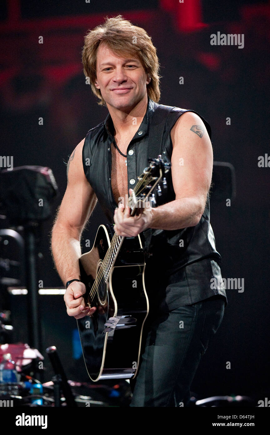 Bon Jovi se produit en concert dans le cadre de leur saison 2013-2014 car  nous pouvons World Tour Photo Stock - Alamy