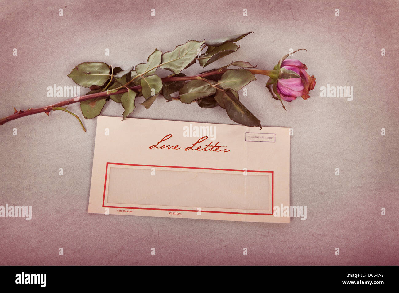 Ancienne Lettre avec texte Love lettre écrite à l'encre sépia texture background. Banque D'Images