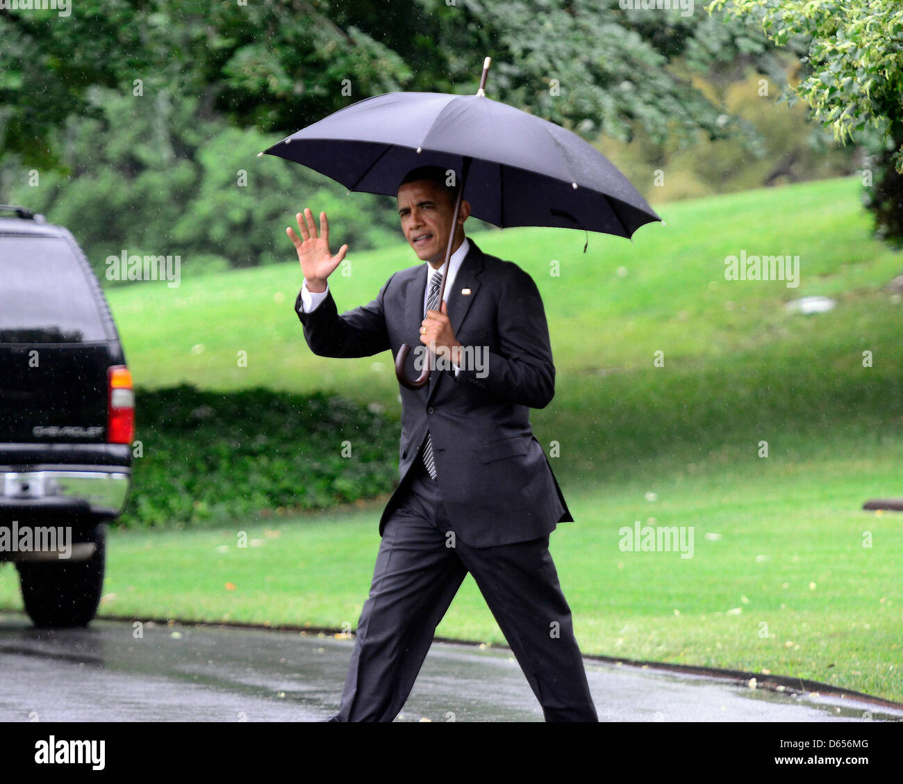 Le président des États-Unis Barack Obama part pour un voyage de campagne le mardi 12 juin, 2012. Le Président se rendra à Baltimore, Maryland et de Philadelphie, Pennsylvanie, avant de retourner à la Maison Blanche lat dans la soirée..Credit : Ron Sachs / CNP Banque D'Images