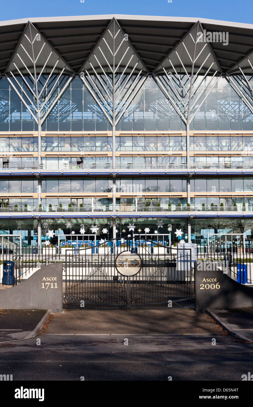 Entrée principale entrée de l'hippodrome d'Ascot, Berkshire, Royaume-Uni. Banque D'Images