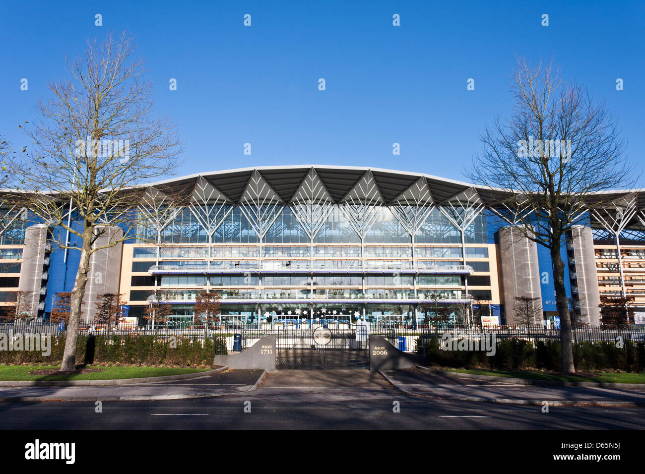 Entrée principale entrée de l'hippodrome d'Ascot, Berkshire, Royaume-Uni. Banque D'Images