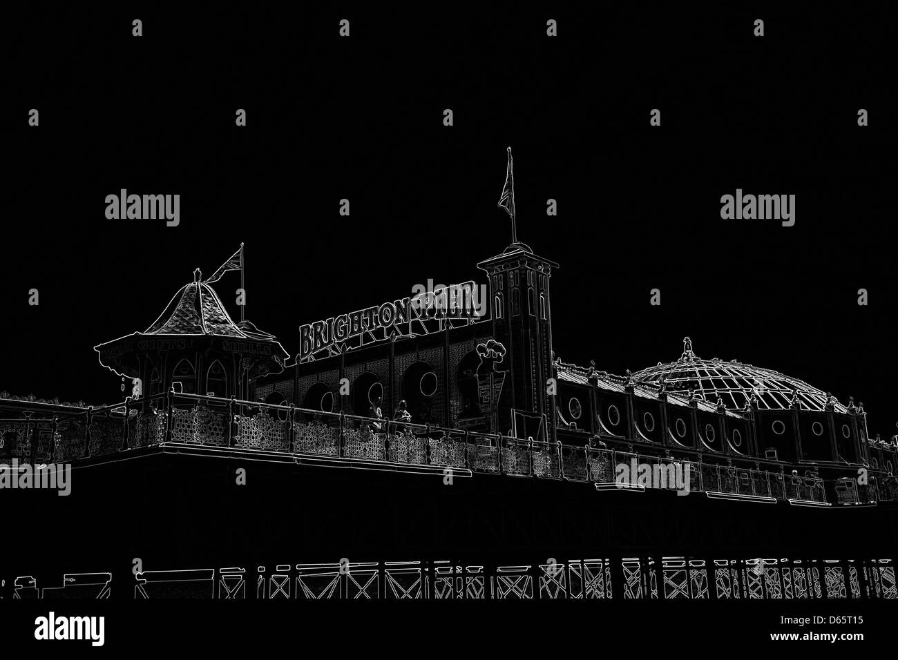 Une image monochrome surréaliste de la jetée de Brighton. Banque D'Images