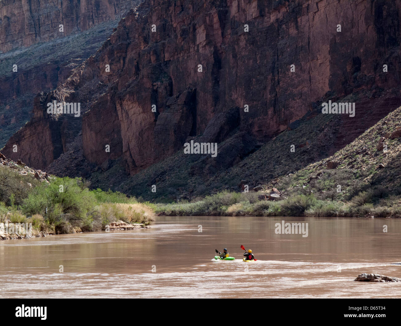 Le Parc National du Grand Canyon, Arizona - Hance Rapids Kayaks au-dessus de la rivière Colorado. Banque D'Images