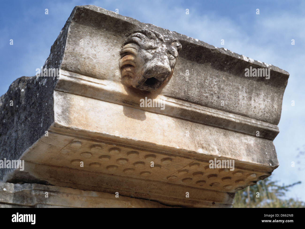 La goulotte de vidange en forme de tête de lion à la STOA, la FEAS, Turquie 690606 027 Banque D'Images