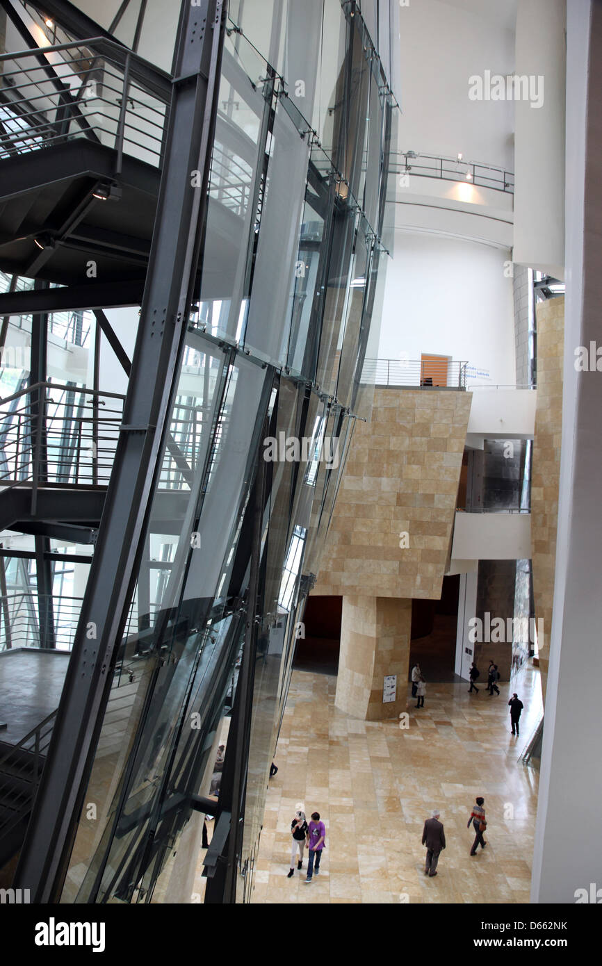 Atrium par Frank Gehry Guggenheim, Bilbao, Espagne Banque D'Images
