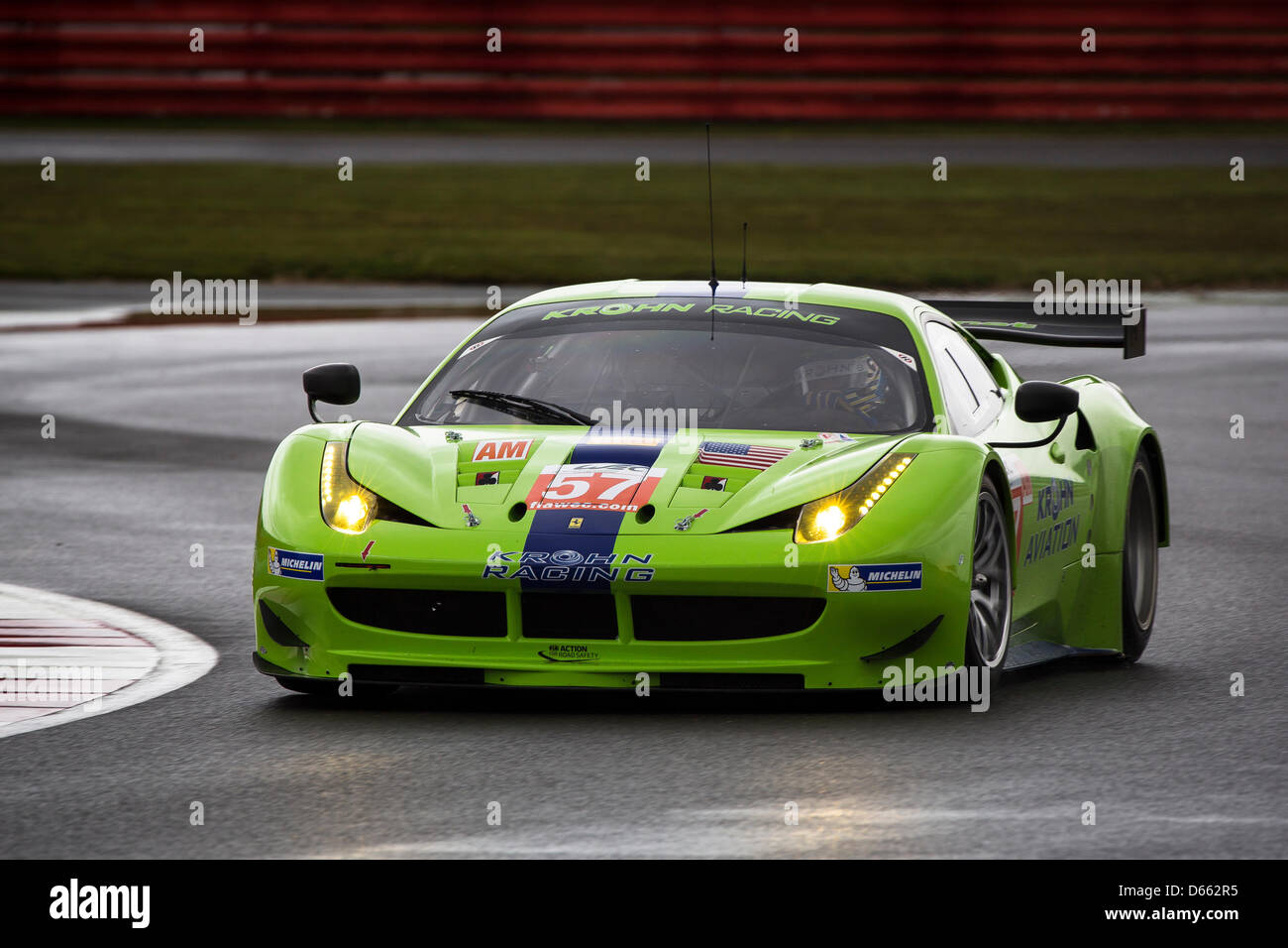 12.04.2013 Circuit de Silverstone le Northamptonshire en Angleterre. La pratique libre pour le Round 1 de la FIA World Endurance Championship - 6 heures de Silverstone. # 57 KROHN RACING (USA). Ferrari F458 Italia. Catégorie LMGTE Am. Pilotes : Tracy Krohn (USA) Niclas Jonsson (SWE) Maurizio Mediani (ITA) Banque D'Images 12.04.2013 Circuit de Silverstone le Northamptonshire en Angleterre. La pratique libre pour le Round 1 de la FIA World Endurance Championship - 6 heures de Silverstone. # 57 KROHN RACING (USA). Ferrari F458 Italia. Catégorie LMGTE Am. Pilotes : Tracy Krohn (USA) Niclas Jonsson (SWE) Maurizio Mediani (ITA) Banque D'Images