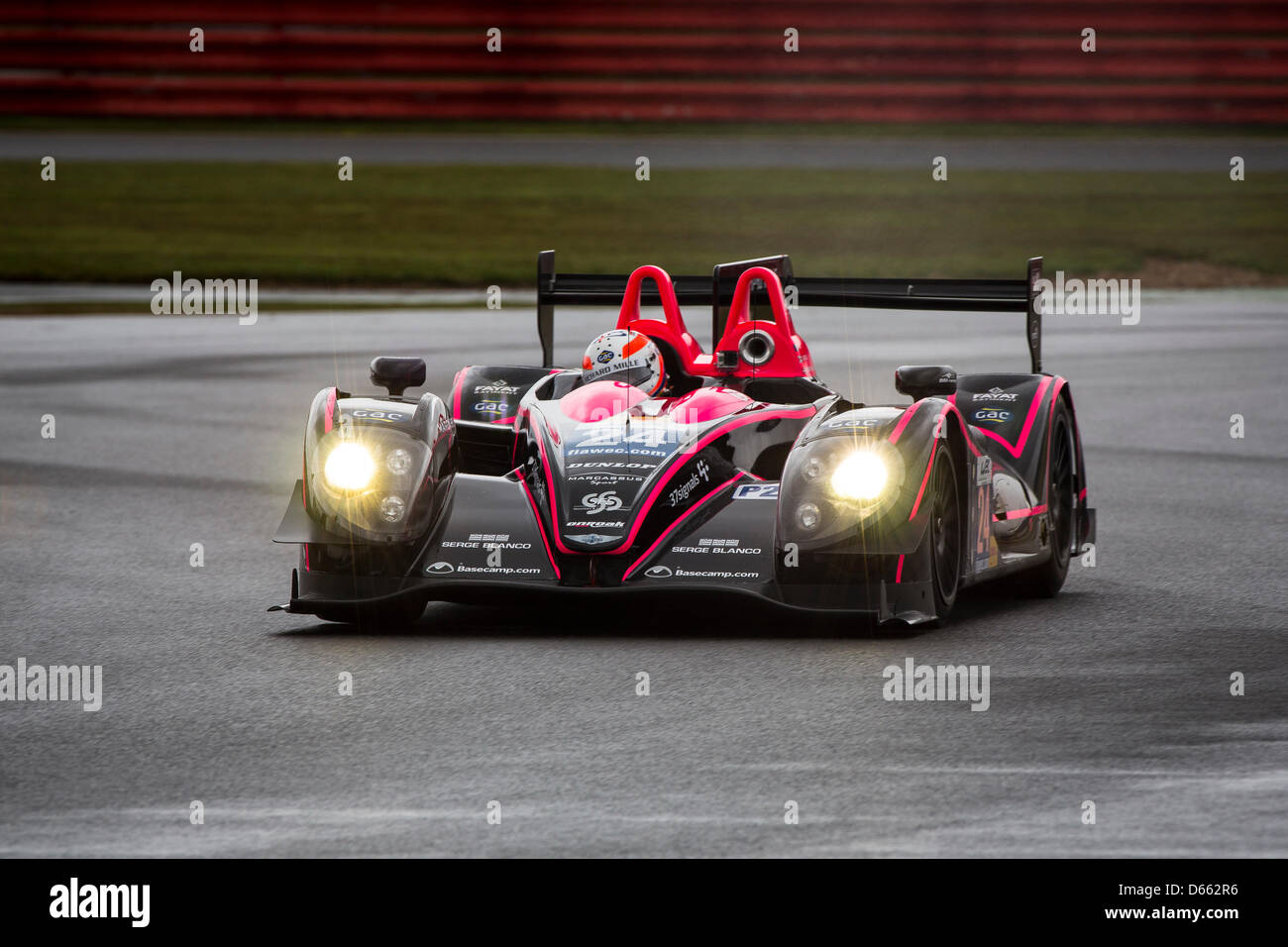 12.04.2013 Circuit de Silverstone le Northamptonshire en Angleterre. La pratique libre pour le Round 1 de la FIA World Endurance Championship - 6 heures de Silverstone. # 24 OAK Racing (FRA). Morgan - Nissan. La catégorie LMP2. Pilotes : Olivier Pla (FRA) David Heinemeier Hansson (DNK) Alex Brundle (GBR) Banque D'Images 12.04.2013 Circuit de Silverstone le Northamptonshire en Angleterre. La pratique libre pour le Round 1 de la FIA World Endurance Championship - 6 heures de Silverstone. # 24 OAK Racing (FRA). Morgan - Nissan. La catégorie LMP2. Pilotes : Olivier Pla (FRA) David Heinemeier Hansson (DNK) Alex Brundle (GBR) Banque D'Images