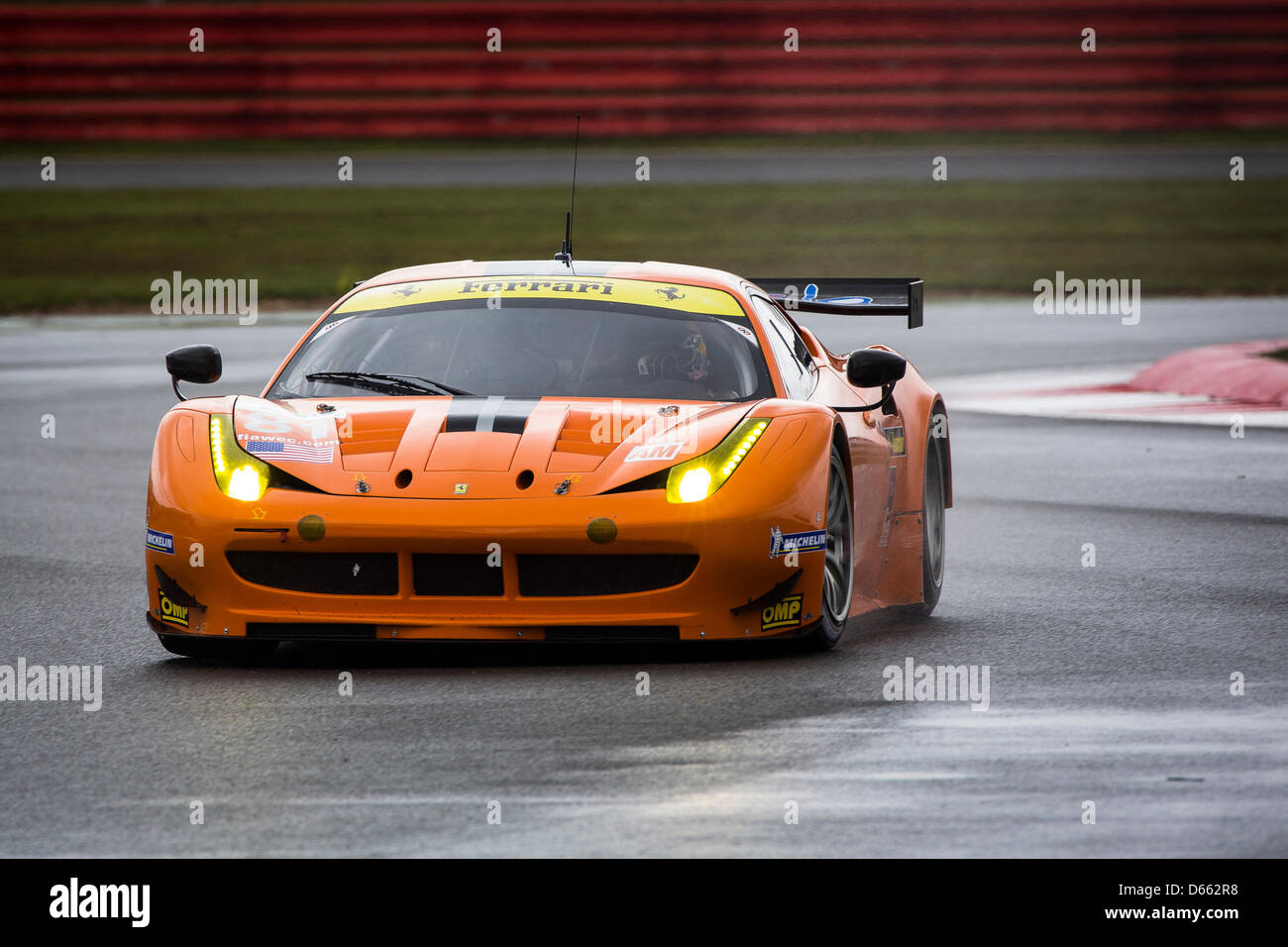 12.04.2013 Circuit de Silverstone le Northamptonshire en Angleterre. La pratique libre pour le Round 1 de la FIA World Endurance Championship - 6 heures de Silverstone. # 818 STAR MOTORSPORTS (USA). Ferrari F458 Italia. Catégorie LMGTE Am. Pilotes : Vicente Potolicchio (VEN) Rui Aguas (EPR) Philipp Peter (AUT) Banque D'Images 12.04.2013 Circuit de Silverstone le Northamptonshire en Angleterre. La pratique libre pour le Round 1 de la FIA World Endurance Championship - 6 heures de Silverstone. # 818 STAR MOTORSPORTS (USA). Ferrari F458 Italia. Catégorie LMGTE Am. Pilotes : Vicente Potolicchio (VEN) Rui Aguas (EPR) Philipp Peter (AUT) Banque D'Images