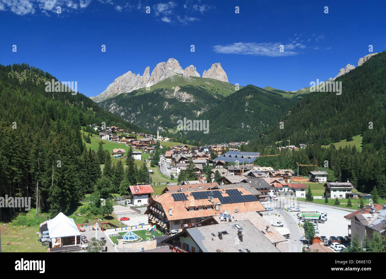 Sommaire des Alba di Canazei, petite ville de Val di Fassa, Trentin, Italie Banque D'Images
