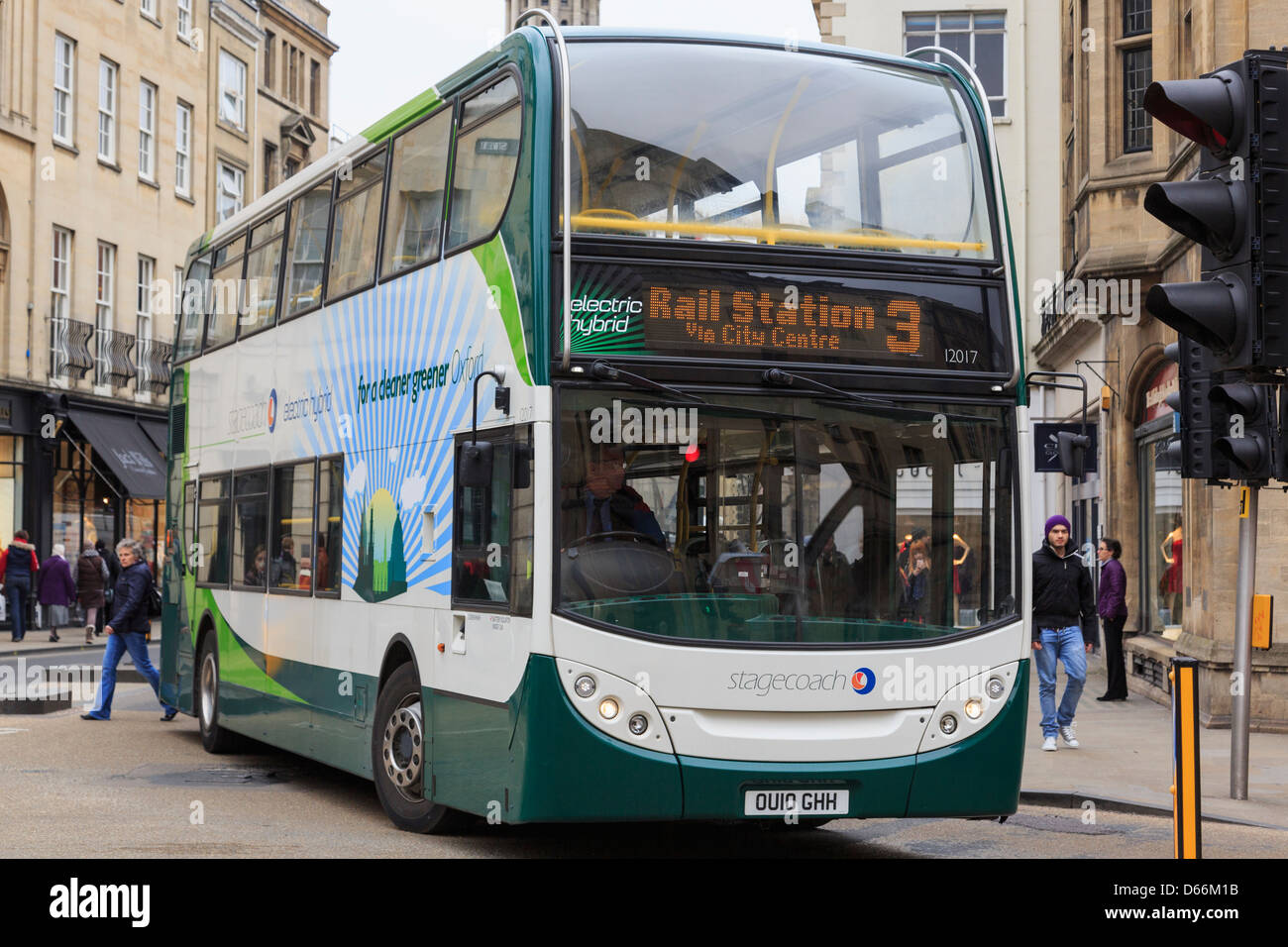 Hybride électrique double decker bus exploités par Stagecoach en centre-ville d'Oxford, Oxfordshire, England, UK, Grande-Bretagne Banque D'Images