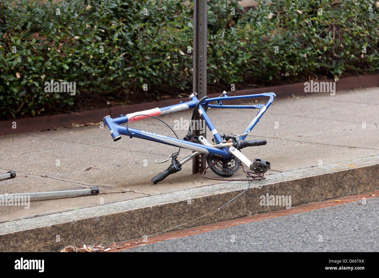 Location de vélos vandalisés vandalisé (cadre) - USA Banque D'Images