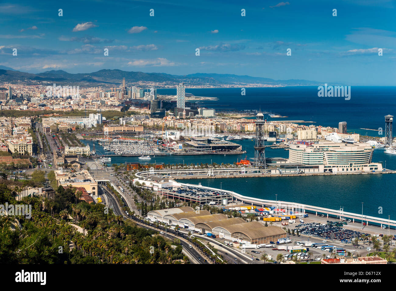 Vue panoramique sur le Port Vell depuis le sommet de Montjuïc, Barcelone, Catalogne, Espagne Banque D'Images