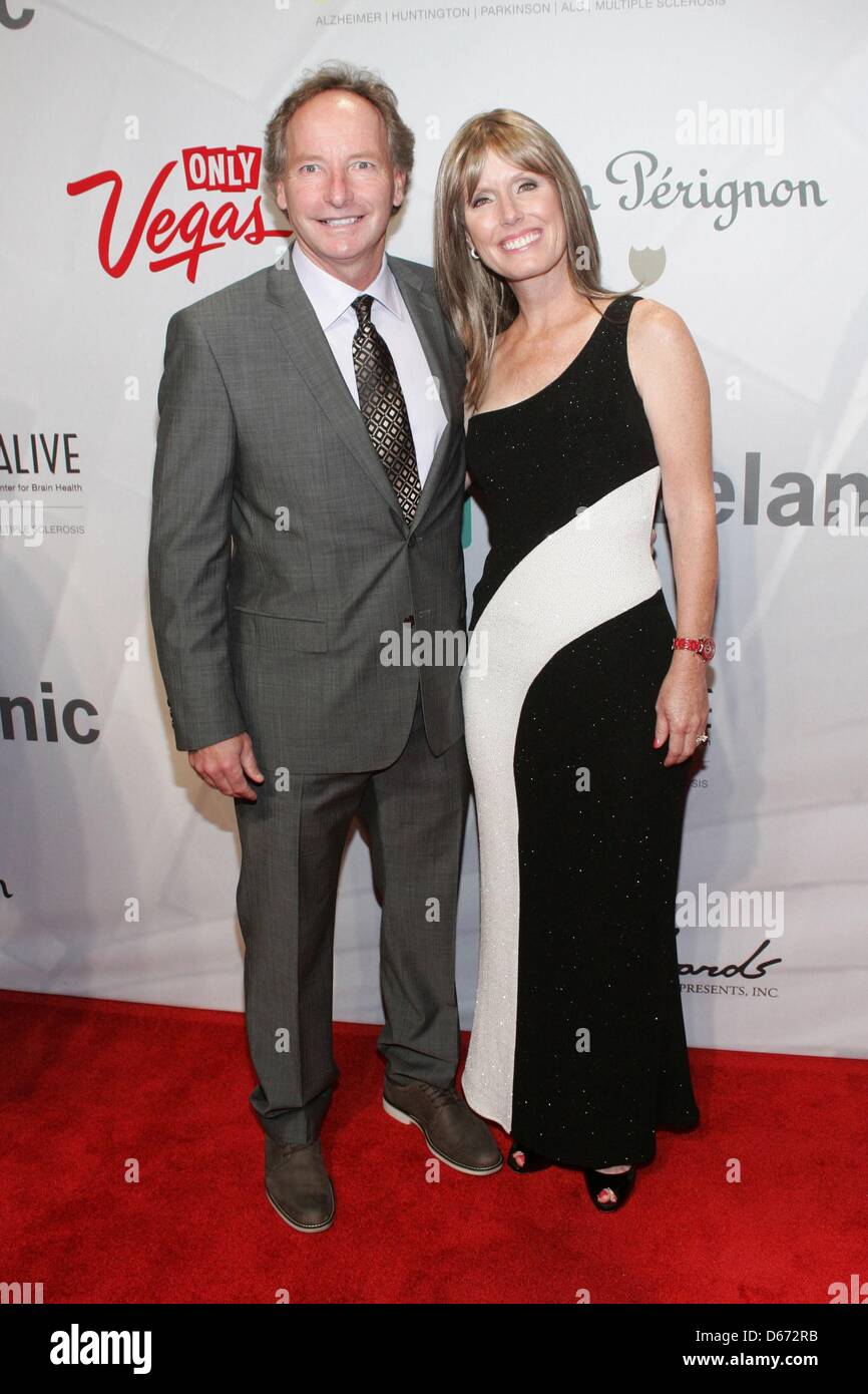 Las Vegas, États-Unis. 13 avril 2013. Jeff Mitchum, Carolyn Mitchum aux arrivées pour garder vivante la mémoire 17e Congrès annuel de la force de l'amour, Gala, MGM Grand Garden Arena de Las Vegas. Photo par : James Atoa/Everett Collection/Alamy Live News Banque D'Images