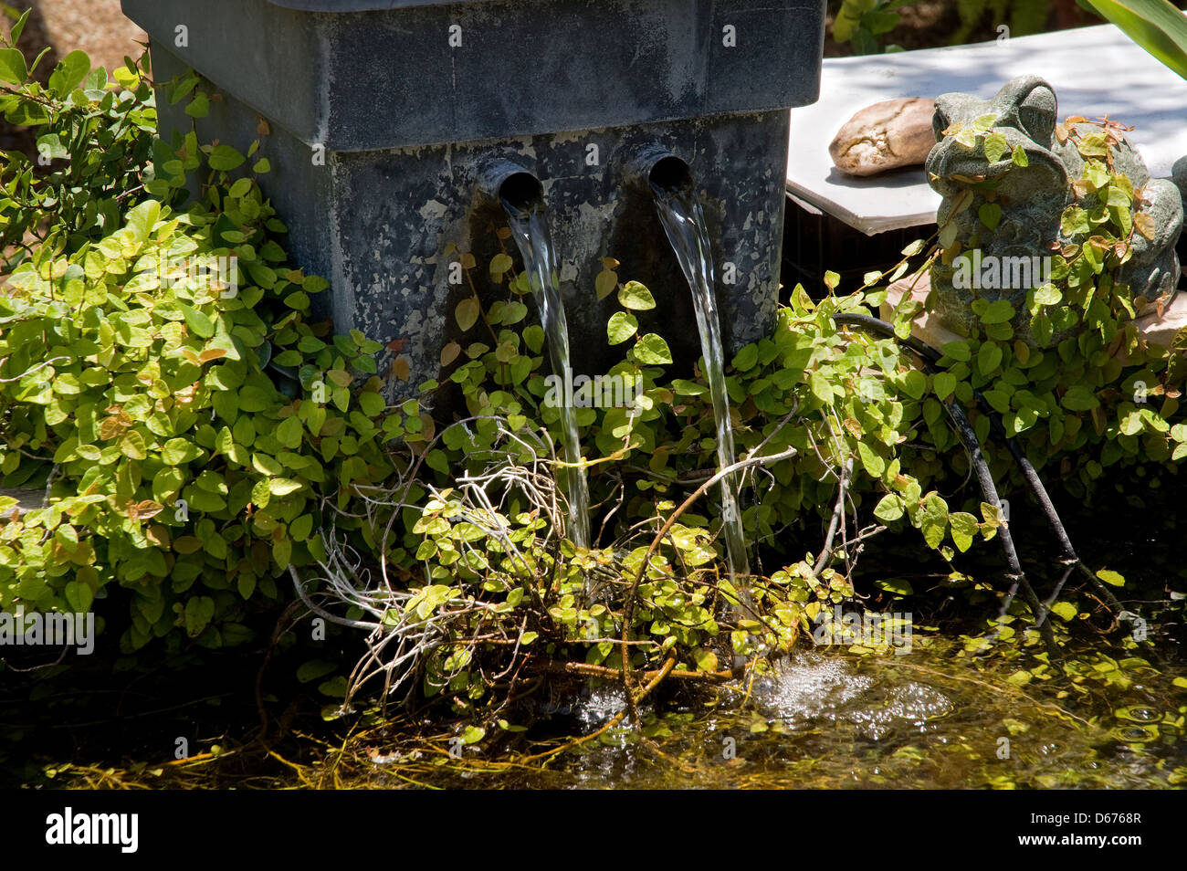 Fontaine de jardin Banque D'Images