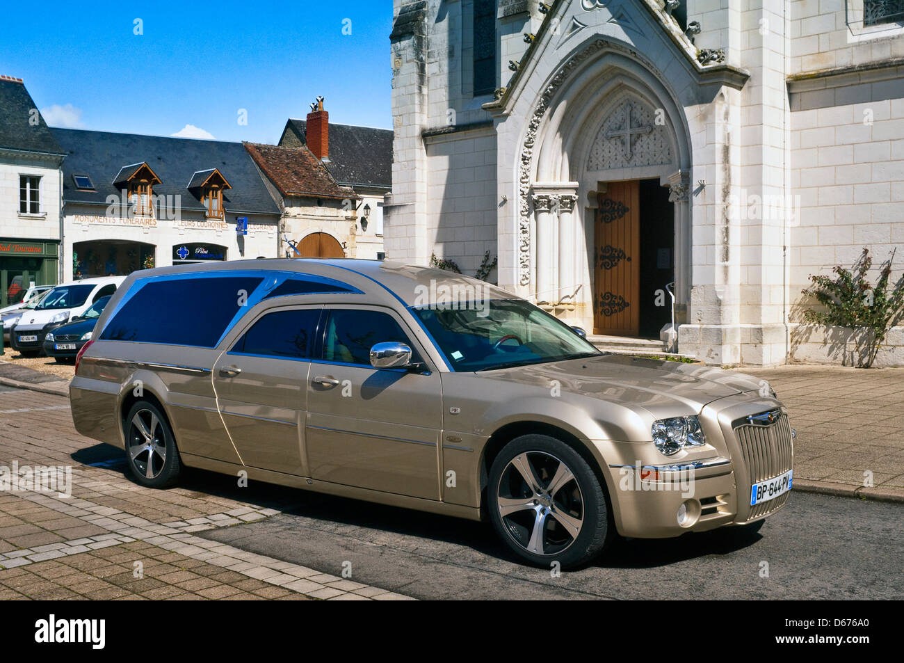 Corbillard Chrysler américain / funeral auto - France Banque D'Images