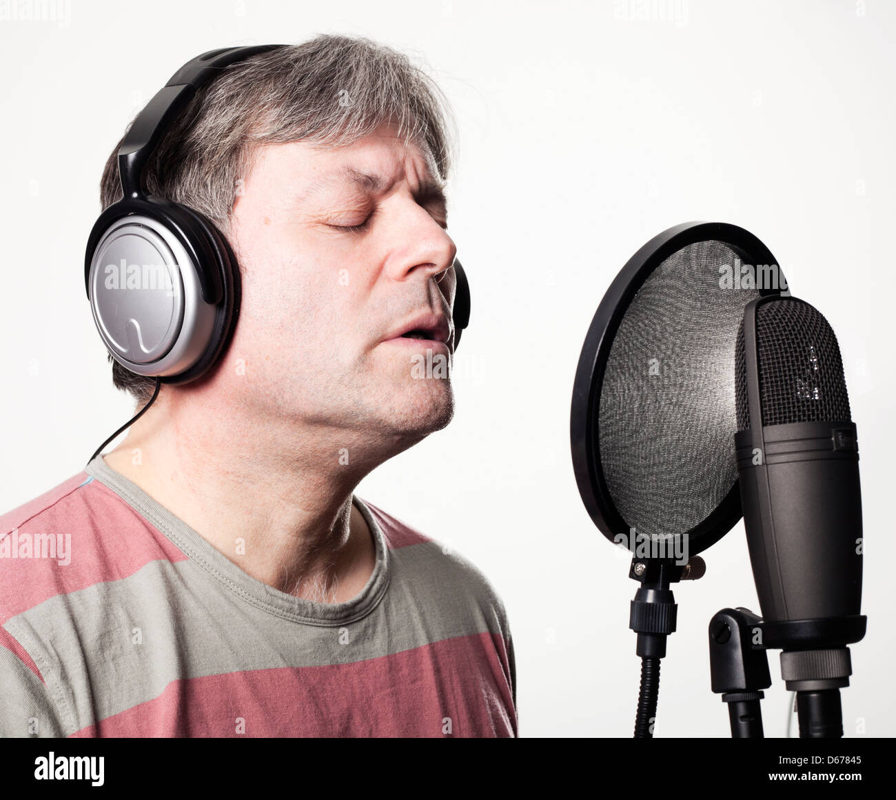 Artiste Chanteur D Enregistrement Photo Stock Alamy