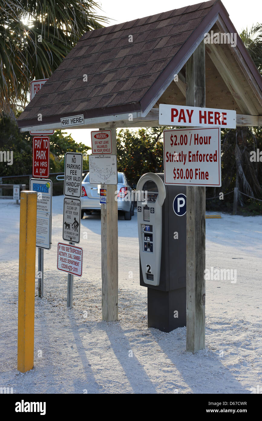 Un parking payer station sur l'île de Sanibel en Floride aux ETATS UNIS Banque D'Images