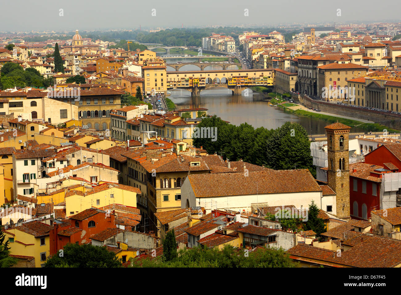 Le Ponte Vecchio et ses environs à Florence Italie Banque D'Images