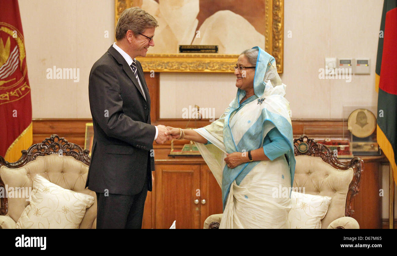 Premier Ministre du Bangladesh Sheikh Hasina reçoit le ministre des Affaires étrangères allemand Guido Westerwelle à Dhaka, Bangladesh, 23 juin 2012. Photo : JAN WOITAS Banque D'Images